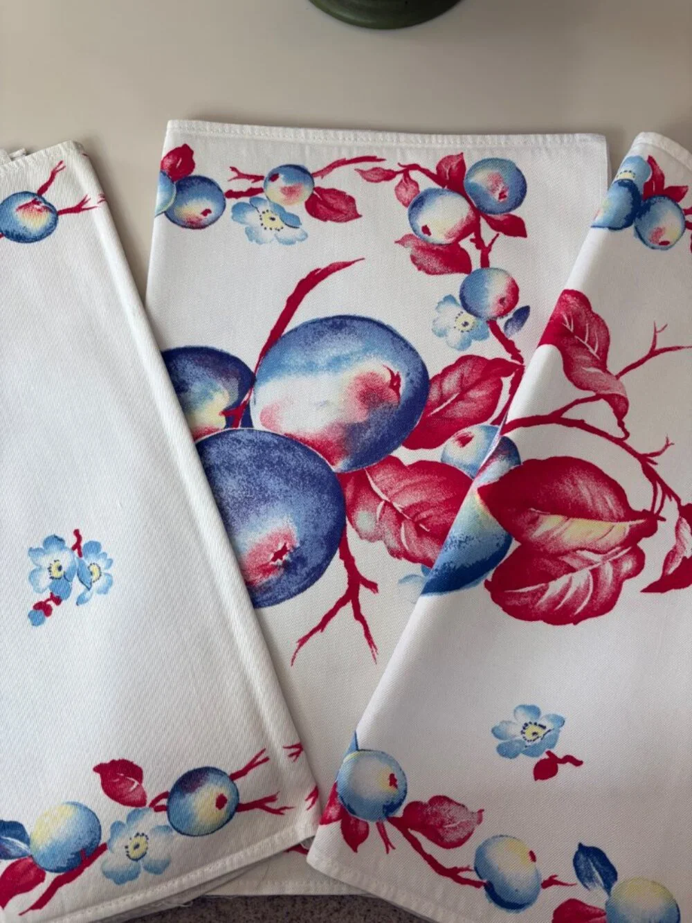 3 Matching Vintage Printed Table Runners Dresser Scarfs 37